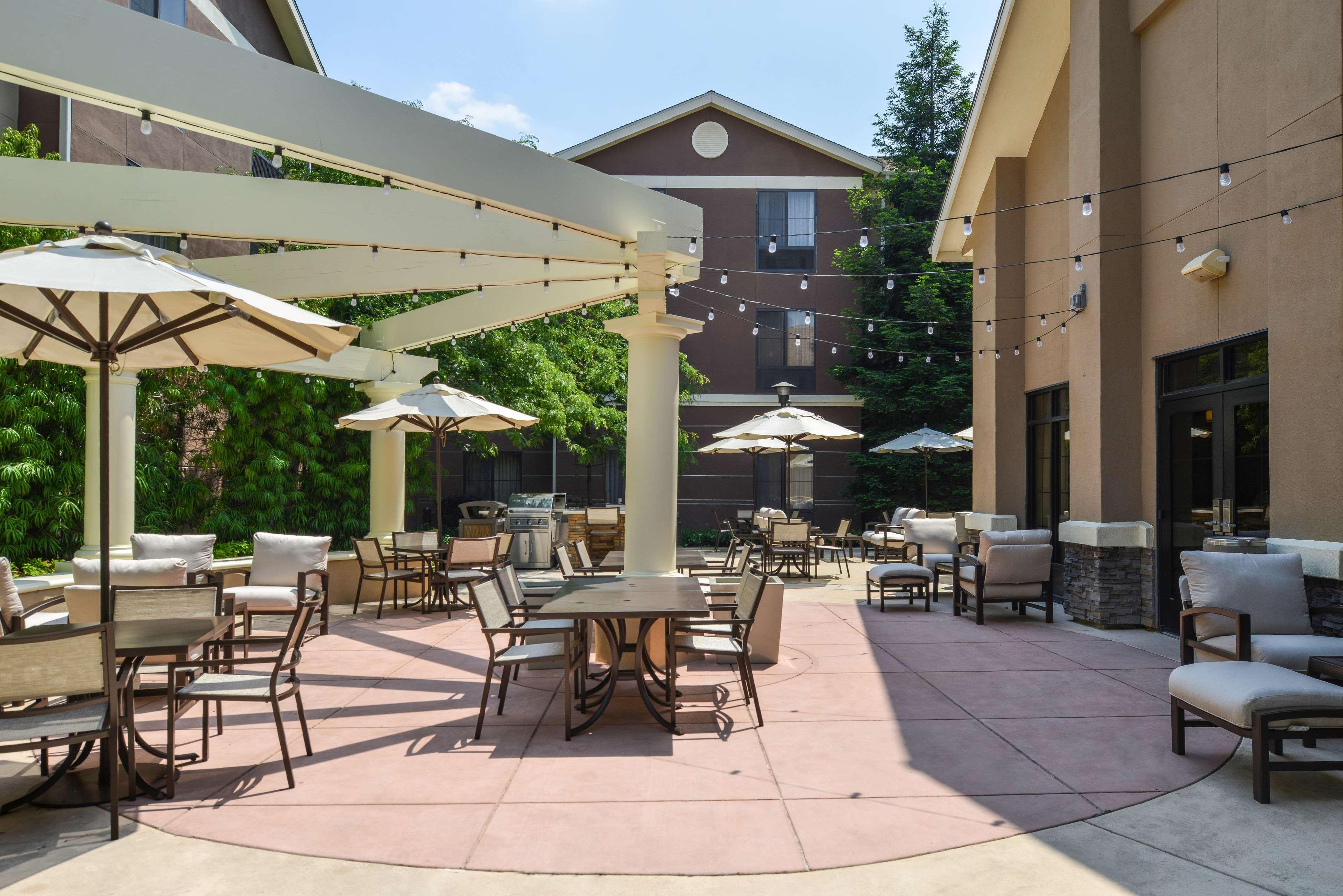 Homewood Suites By Hilton Fresno Exterior photo