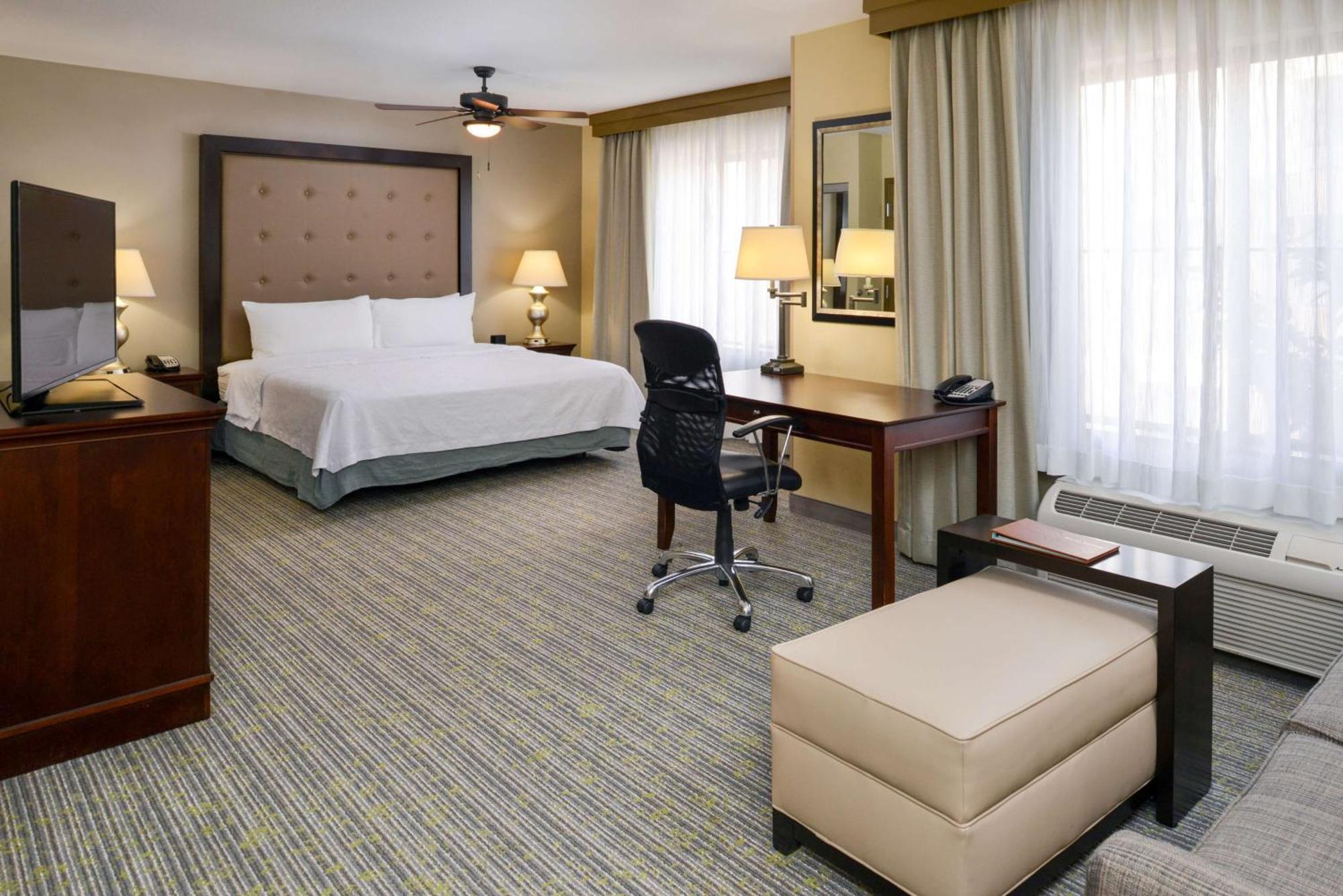 Homewood Suites By Hilton Fresno Exterior photo